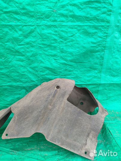 Задний левый подкрылок LADA xray
