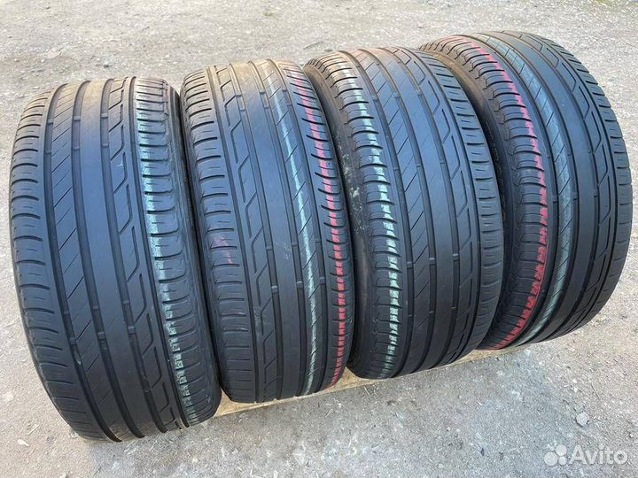 Bridgestone Turanza T001 215/60 R17