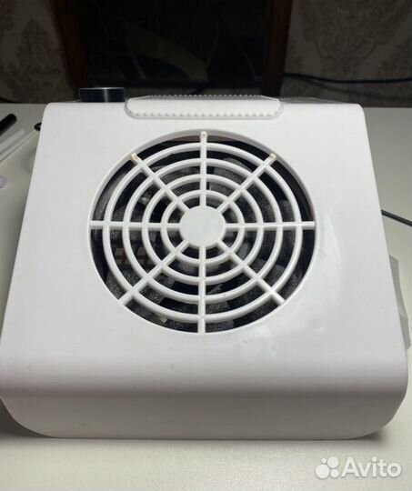 Лампа и пылесос