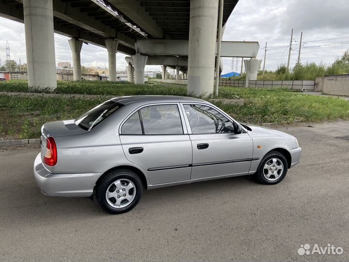 Hyundai Accent, 2004