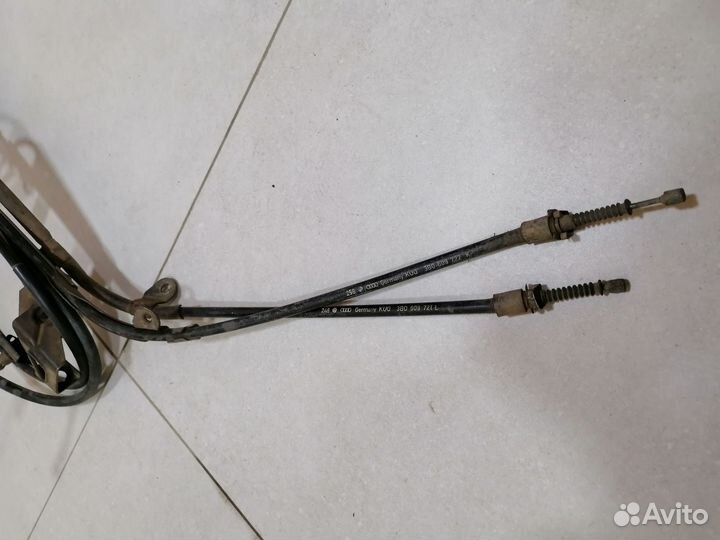Трос стояночн.тормоза с кроншт. VW Passat B5 1999