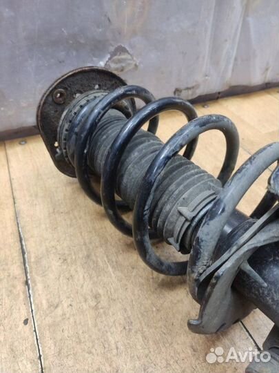 Стойка подвески передняя левая Ford Mondeo chbb