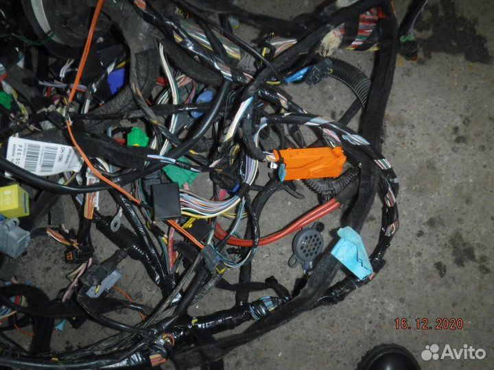 Проводка моторного отсека Nissan Terrano F4R 2014