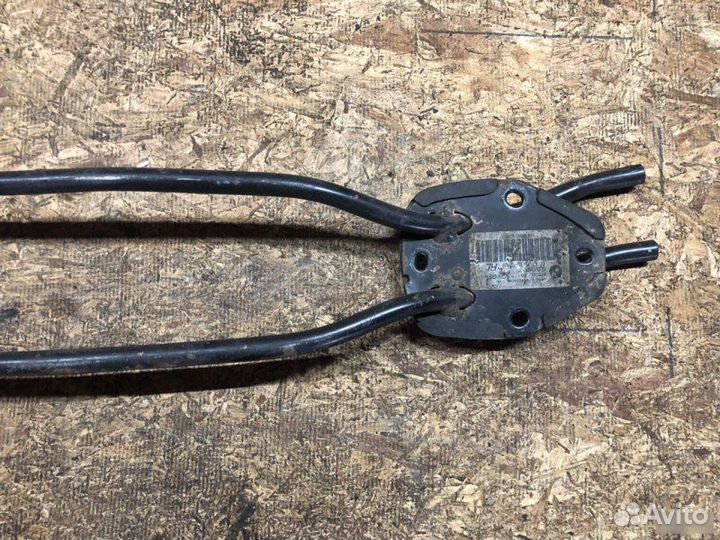 Направляющая тросов ручника Bmw E90