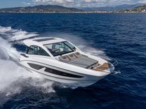 Моторная яхта Beneteau Gran Turismo 32