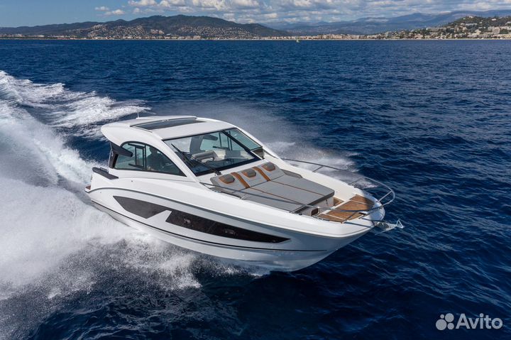 Моторная яхта Beneteau Gran Turismo 32