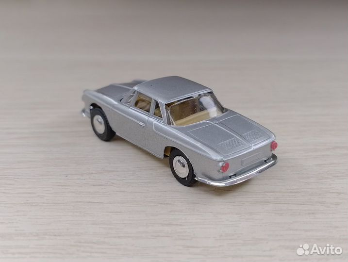 A26.2) Volkswagen Karmann-Ghia (1955-1974) серебро