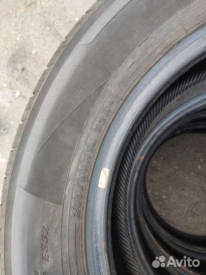 Yokohama Bluearth ES32 205/60 R16 92H