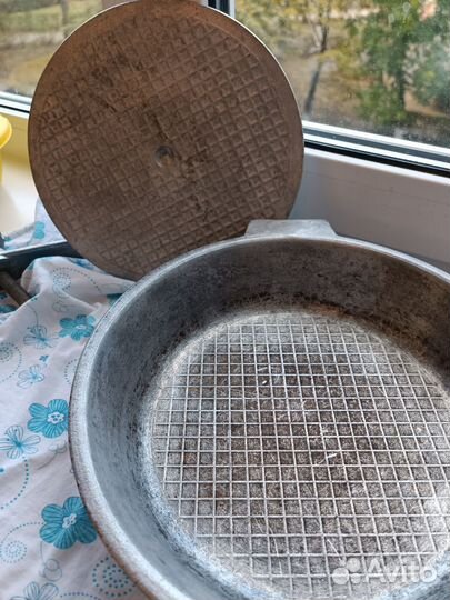 Сковорода для приготовления цыплёнка табака