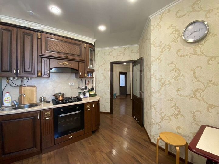 2-к. квартира, 73 м², 9/10 эт.