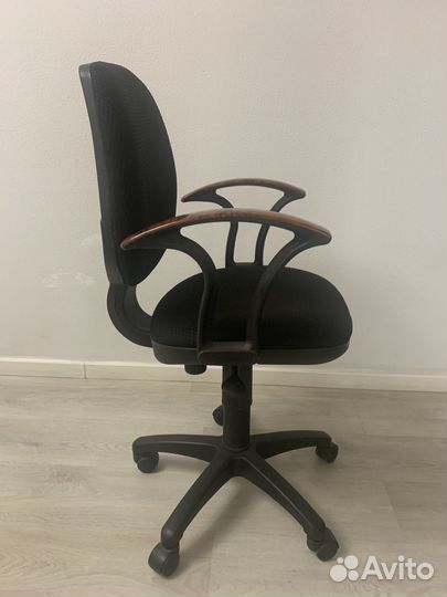 Компьютерное кресло Бюрократ