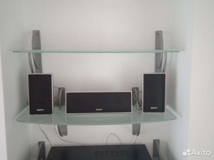 Полочки на стену из стекла