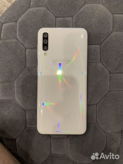 Samsung Galaxy A50, 4/64 ГБ