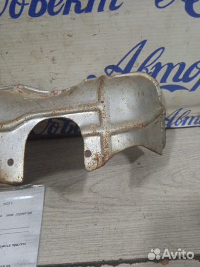 Защита выпускного коллектора левая Nissan Gloria