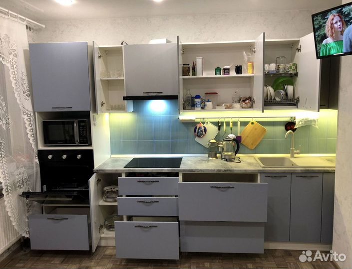 Практичный кухонный гарнитур от производителя