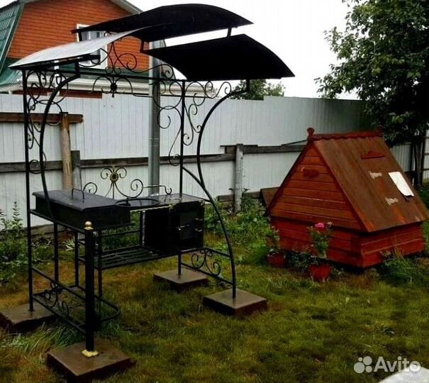 Мангал с крышей