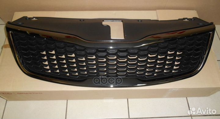 Решетка радиатора 863504Y500 Hyundai-KIA