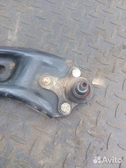 Рычаг подвески передний правый Volkswagen Golf