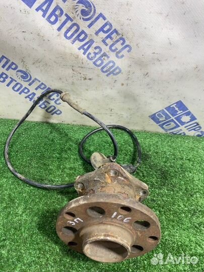 Ступица задняя правая Skoda Superb седан 1.8 AWT