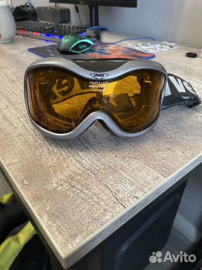 Горнолыжные очки uvex