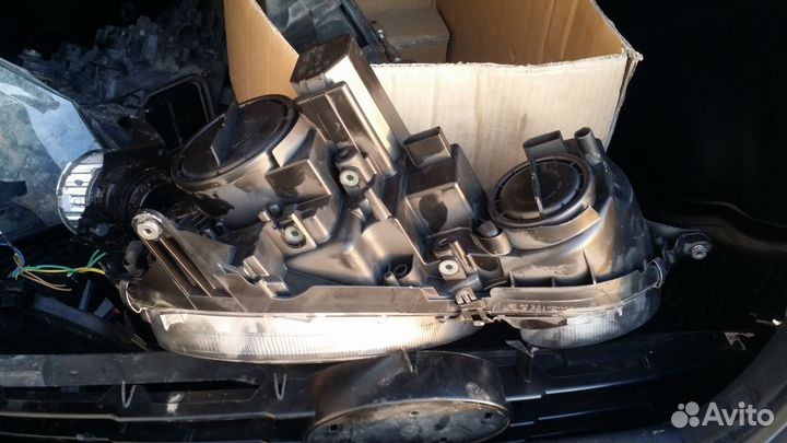 Фара правая Mercedes-Benz E-Class 211