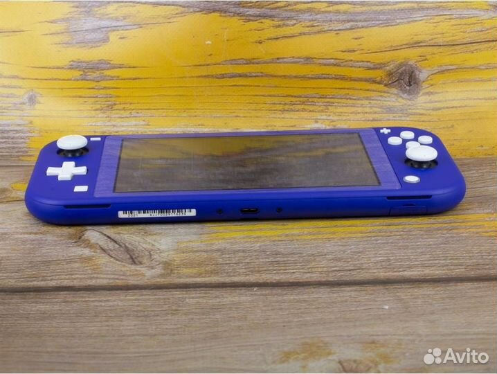 Игровая приставка Nintendo Switch Lite 32 гб (Б/У)