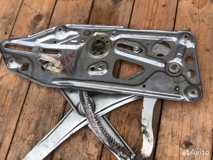 Стеклоподьемник передний правый мерседес w140 1995