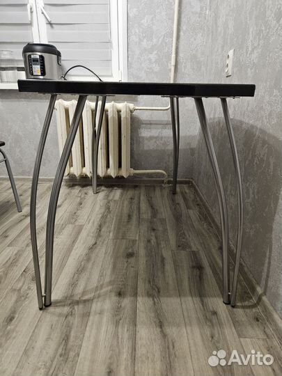 Кухонный стол