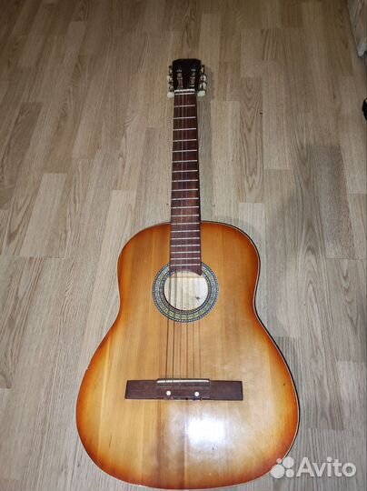 Классическая гитара шестиструнная