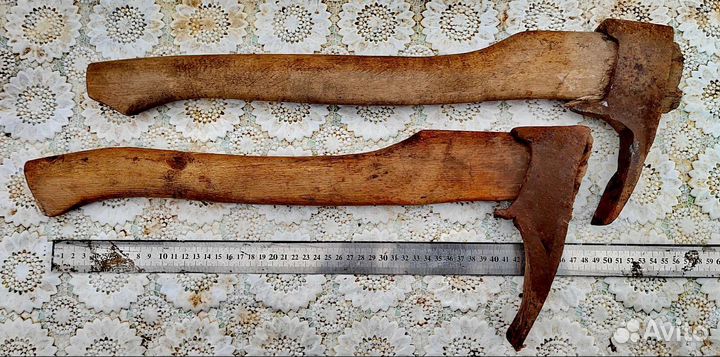 Тёсла старинные для долбления древесины