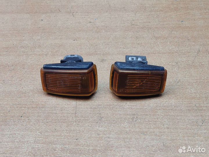 Повторители поворотников, Volvo 960