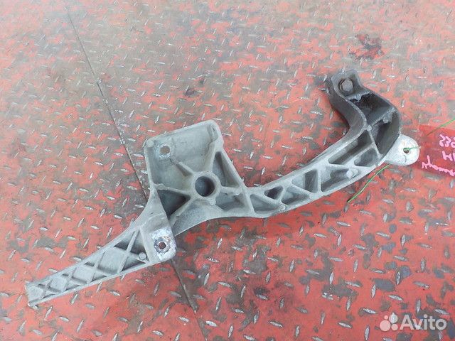 Кронштейн бампера левый Mercedes-Benz Axor