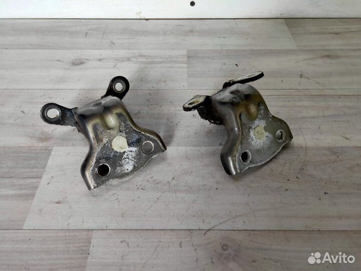 Петля двери задняя правая Opel Antara 2007