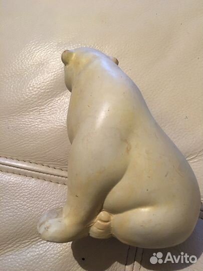 Статуэтка белый медведь