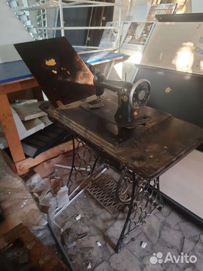 Швейная и вязальная машинка старая