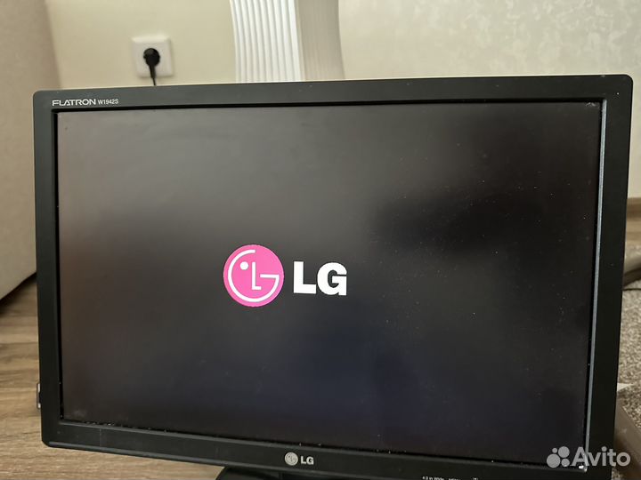 Монитор LG