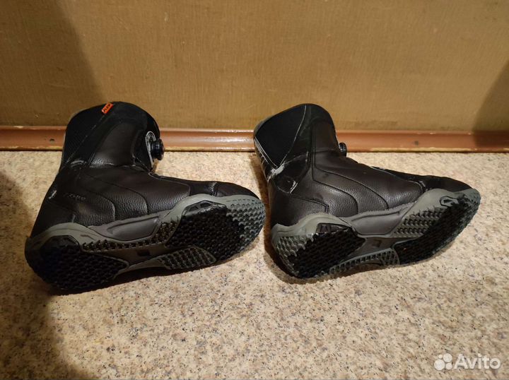 Сноубордические ботинки 42.5