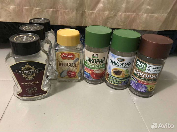 Пустые баночки из-под кофе