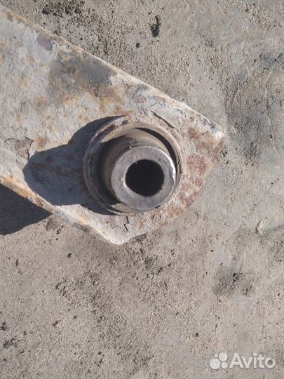 Рычаг задний правый Mitsubishi Galant EA