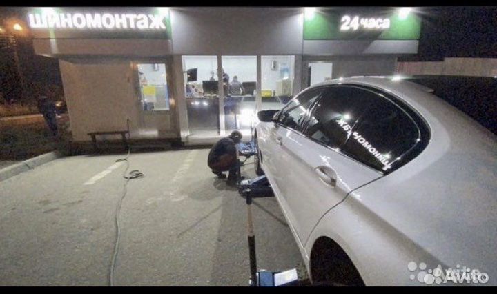 Шиномонтажники