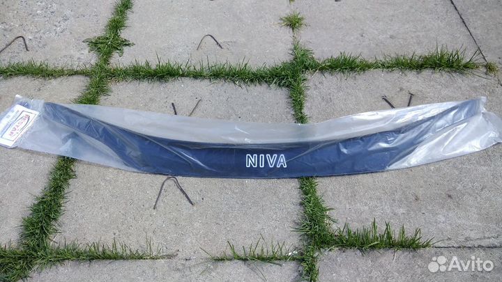 Дефлектор капота