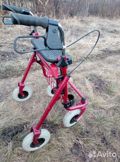 Коляска для плохо ходящих