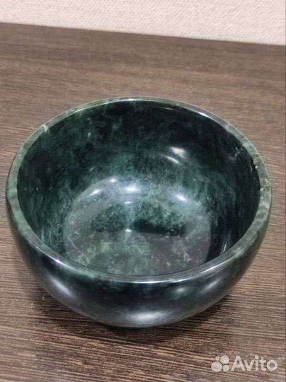 Пиала / супница / тарелка / чаша из нефрита