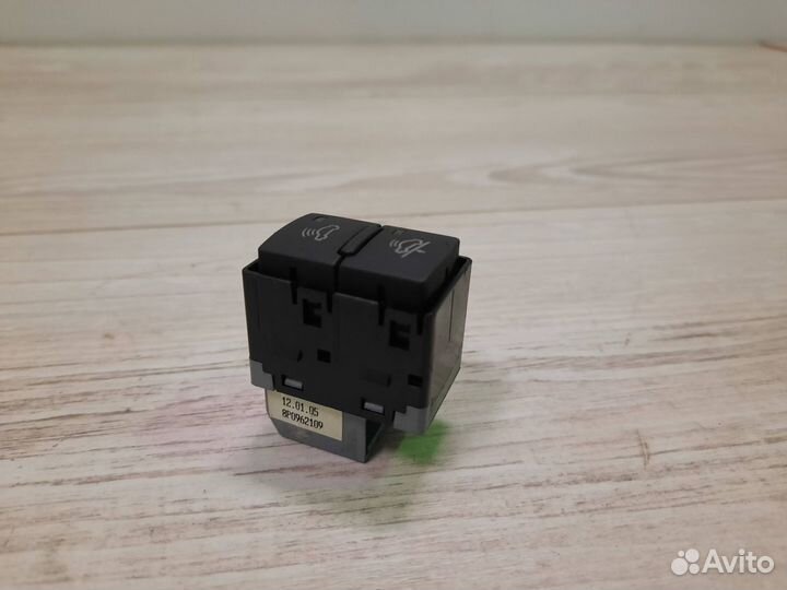 Переключатель выключатель сигнала Audi A3 8p