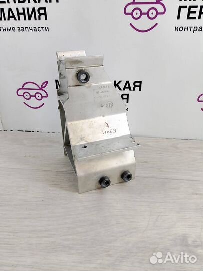 Кронштейн (крепление) левый BMW M5 F90 G30 2017