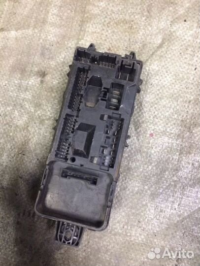 Блок реле/предохранителкй салона Volvo S40 V40