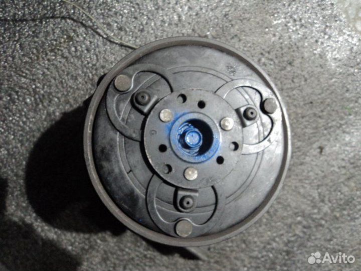 Компрессор кондиционера Mitsubishi Pajero Io H76W