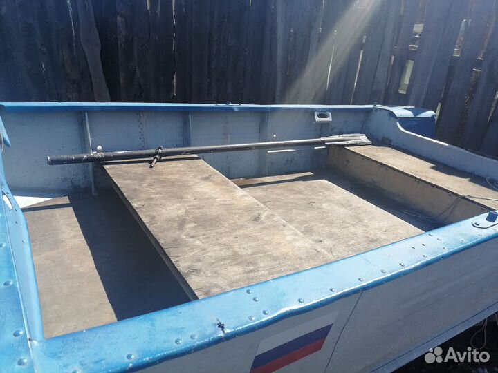 Лодка с мотором