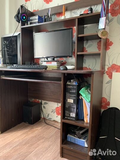 Компьютерный стол