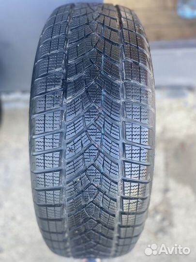 Goodyear UltraGrip Ice 225/60 R18